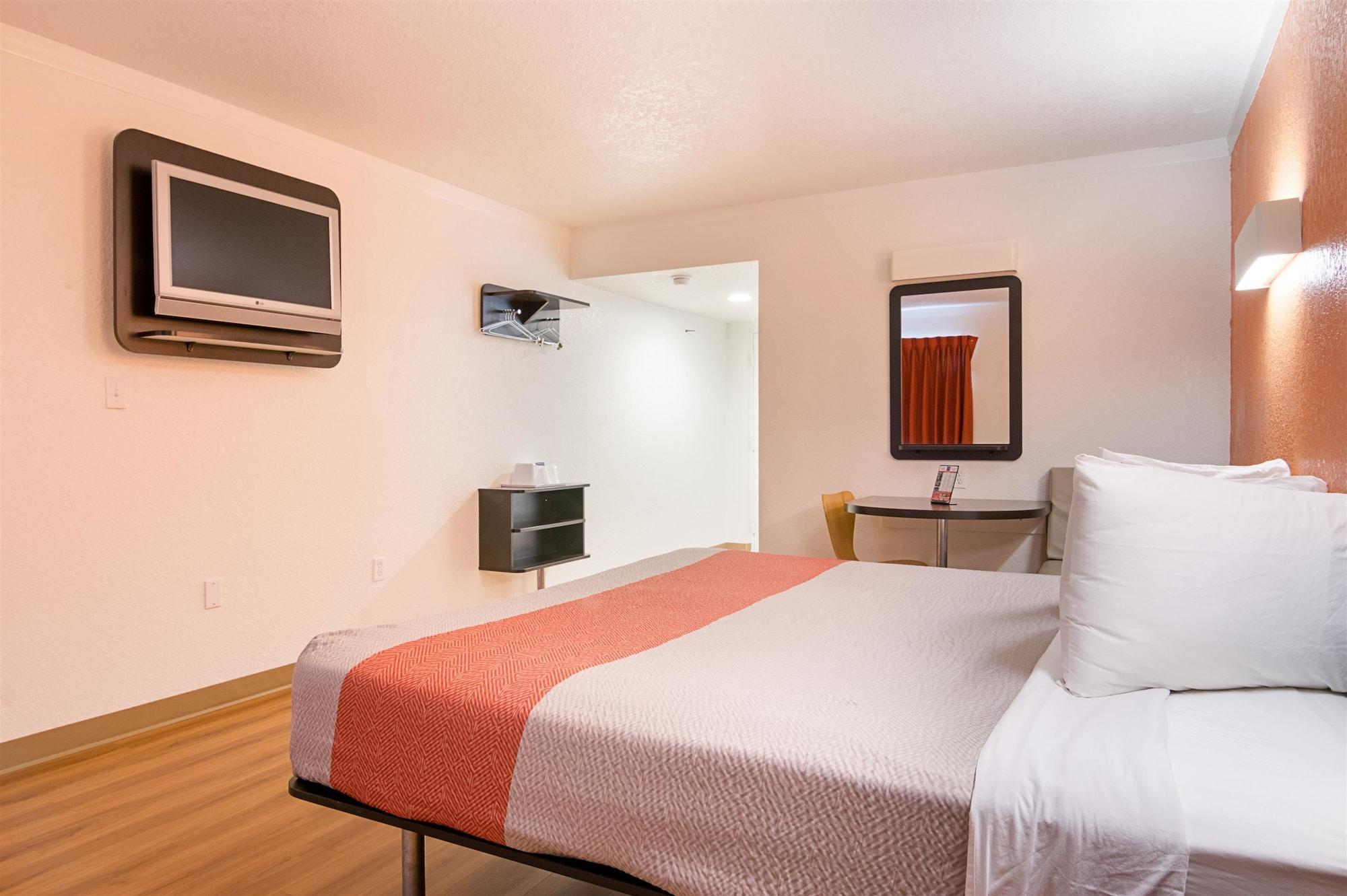 Motel 6-Tampa, Fl - Fairgrounds Heartland Eksteriør bilde