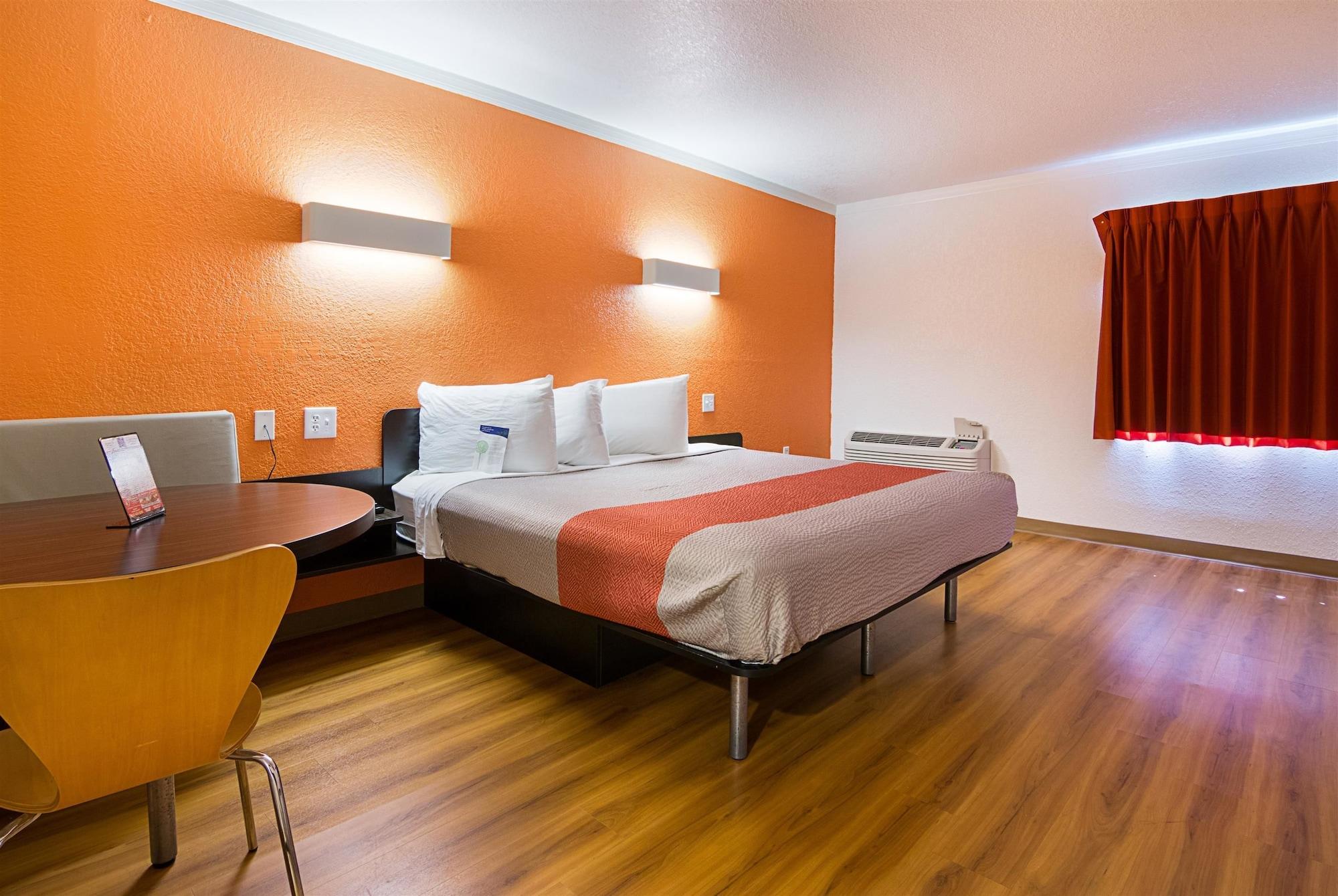 Motel 6-Tampa, Fl - Fairgrounds Heartland Eksteriør bilde