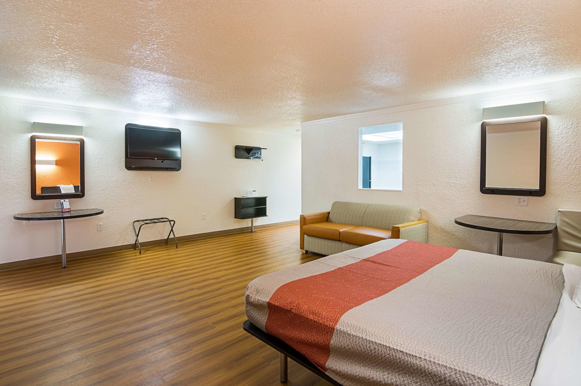 Motel 6-Tampa, Fl - Fairgrounds Heartland Eksteriør bilde