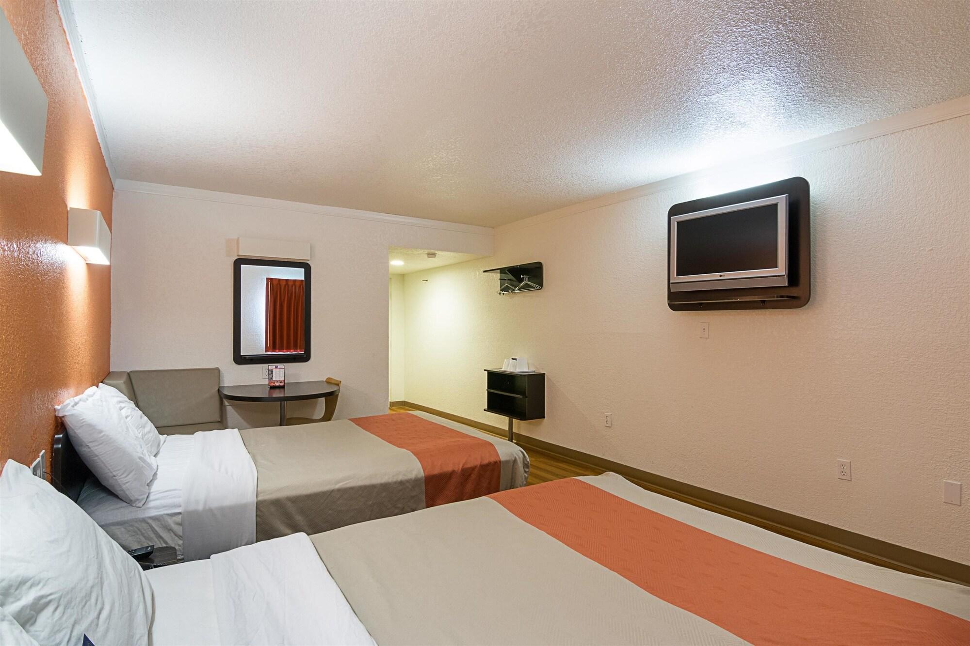 Motel 6-Tampa, Fl - Fairgrounds Heartland Eksteriør bilde