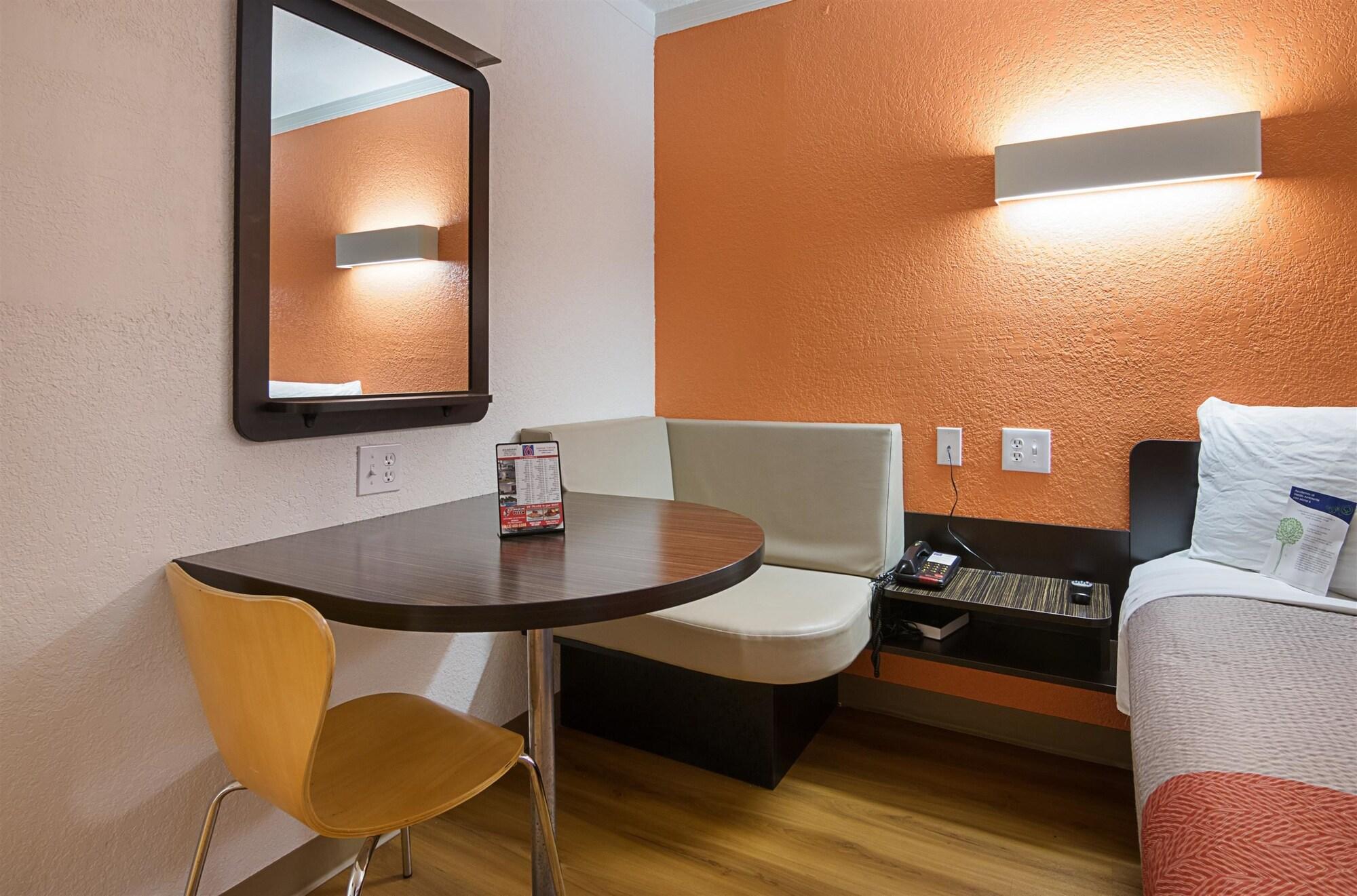 Motel 6-Tampa, Fl - Fairgrounds Heartland Eksteriør bilde