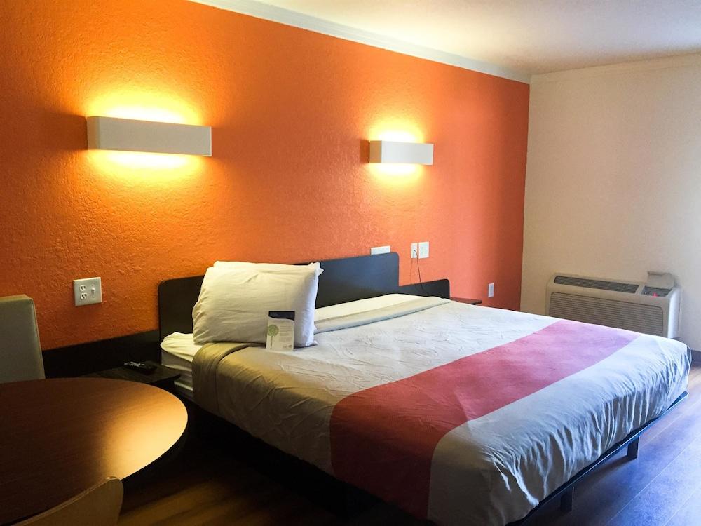 Motel 6-Tampa, Fl - Fairgrounds Heartland Eksteriør bilde