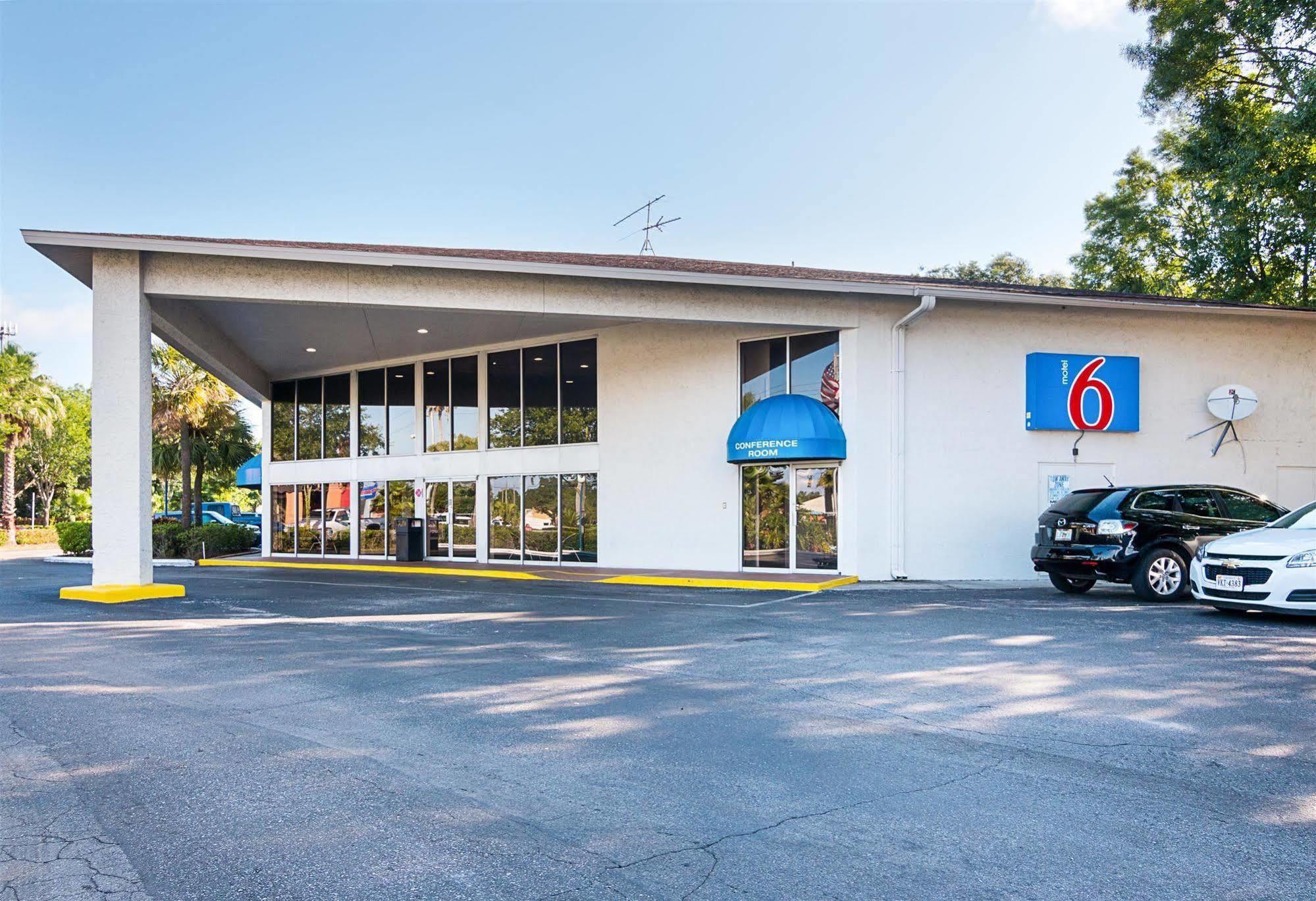 Motel 6-Tampa, Fl - Fairgrounds Heartland Eksteriør bilde