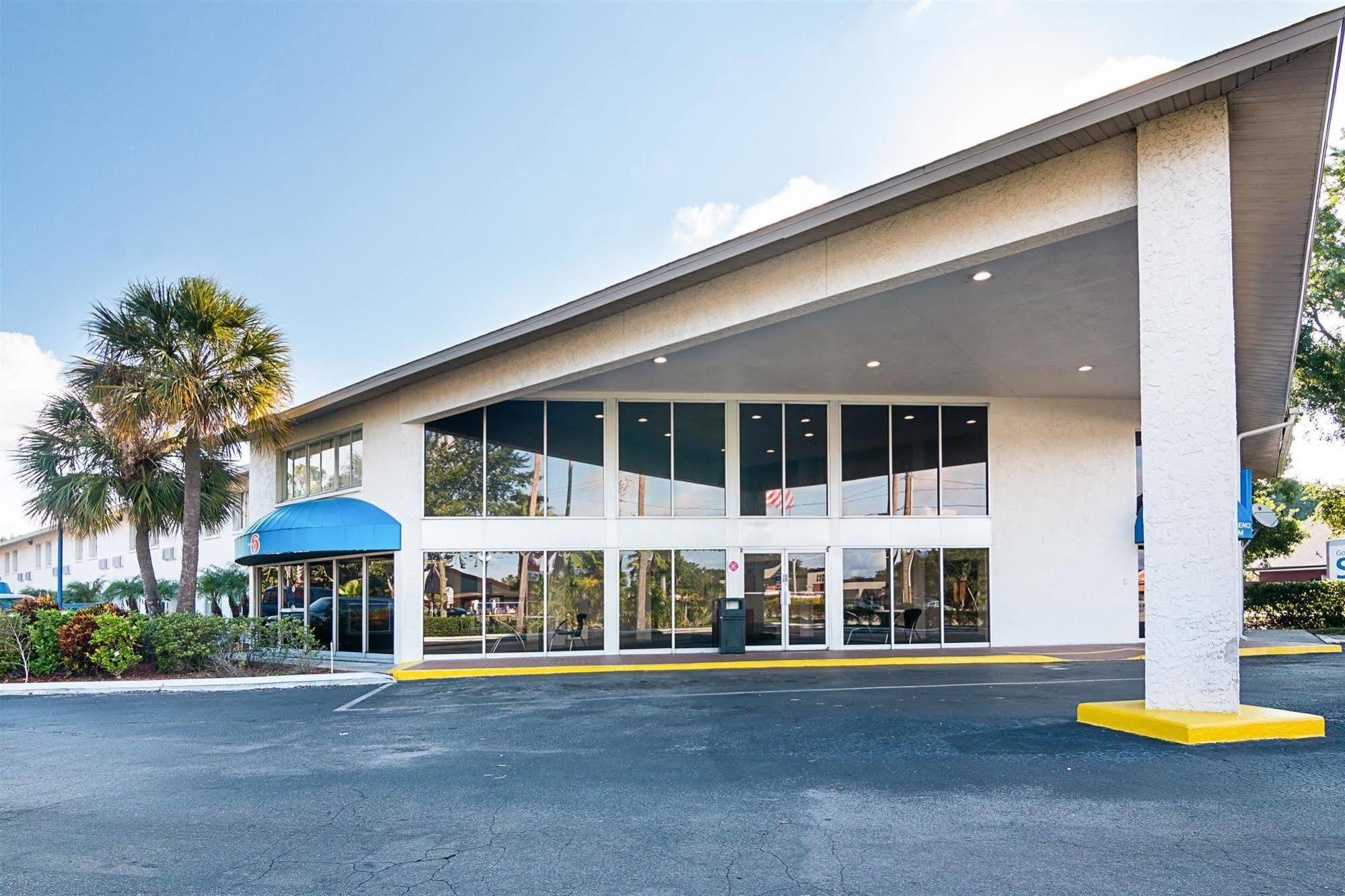 Motel 6-Tampa, Fl - Fairgrounds Heartland Eksteriør bilde